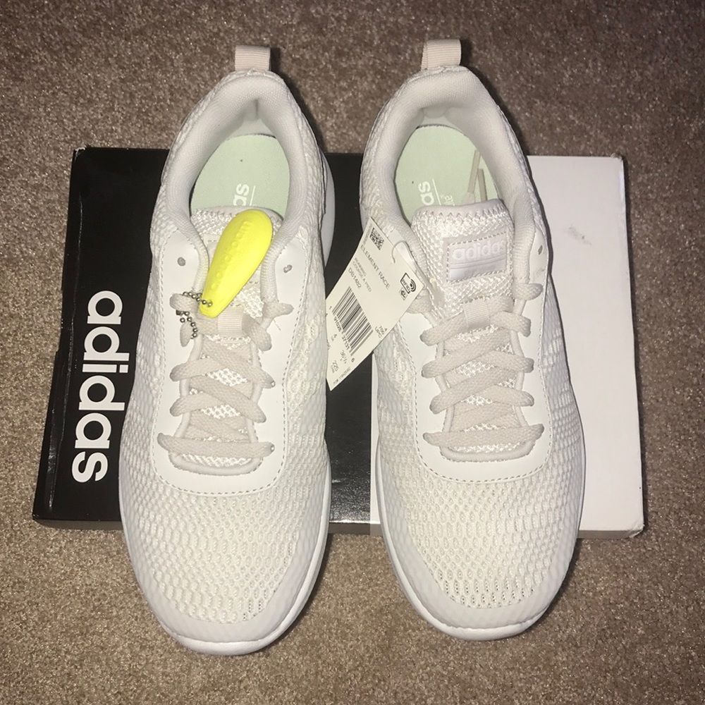NWT / NIB Adidas Element Race Running white/grey
